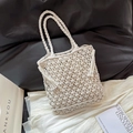 Boho-Schultertasche in Off-White mit Quasten und herausnehmbarem Innenbeutel aus Stoff - Weiß