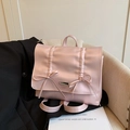 Sac à dos plissé rose chic avec nœuds décoratifs et finition satinée pour femme - Rose Perlé
