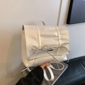 Sac à dos plissé crème avec double nœud et détail de boucle en métal argenté - Blanc Nacré