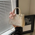 Bolso de mano cuadrado crema con estampado floral rosa y lazo decorativo de mujer - Blanco Roto