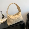 Bolso tote acolchado crema minimalista con textura suave y cierre de cremallera - Caqui