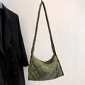 Sac à épaule matelassé vert militaire minimaliste avec motif à losanges doux - Vert