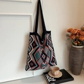 Borsa tote bohémien in maglia con motivi geometrici colorati e spallacci neri - Nero