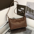 Borsa hobo in pelle trapuntata marrone scuro con grandi rombi e fibbia in argento - Marrone