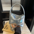 Sac à main argenté holographique plissé avec bandoulière chaîne pour un style chic - Argent Métallique
