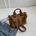 Bolso tote de lona marrón con bolsillos delanteros y correa de tela ajustable para mujer - Caqui
