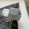 Mini sac à dos matelassé bleu clair avec motif losange et bretelles chaîne - Bleu Sans Pendentif