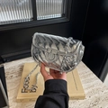Borsa a tracolla trapuntata argento con catena e fibbia metallica per le donne - Argento