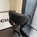 Borsa a tracolla minimalista in tela nera con tracolla regolabile e piccolo borsellino tondo - Nero