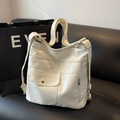 Zaino a spalla capiente in morbida pelle bianco crema con tasche multifunzionali - Bianco Sporco