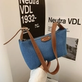 Borsa a spalla vintage in denim blu con tracolla in pelle e finiture argentate - Blu scuro