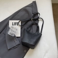 Classic black bucket bag in premium lychee grain leather with adjustable strap - Without Pendant / Black