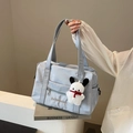 Hellblaue große Nylon-Schultertasche mit Hund-Anhänger und praktischer Reißverschlusstasche - Blau