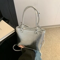 Sac seau argenté métallisé avec texture craquelée et bandoulière amovible élégante - Argenté