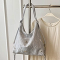 Borsa a spalla argento metallizzato con farfalle dorate e tracolla regolabile - Argento Senza Ciondolo