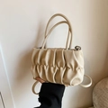 Schicke geraffte Handtasche in Creme-Beige mit Doppelgriffen und Umhängeriemen - Beige