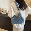 Sac fourre-tout en denim bleu avec trois compartiments zippés et style décontracté - Bleu clair