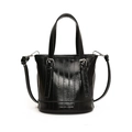 Bolso cubo negro brillante con acolchado vertical y correa larga ajustable - Negro