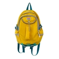 Zaino in nylon giallo brillante con spallacci blu a contrasto e tasche funzionali - Giallo con ciondolo