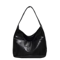 Sac hobo noir brillant avec coutures plissées verticales et design urbain minimaliste - Noir