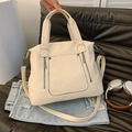 Grande borsa shopper bianco crema in ecopelle con cerniere e tracolla regolabile - Bianco Sporco