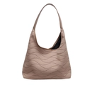 Bruine hobo tas met golftextuur en grote capaciteit voor damesmode - Khaki