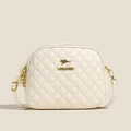 Elegante cremeweiße Stepptasche mit goldenem Känguru-Logo und Muschelform-Design - Gebrochenes Weiß