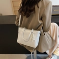 Silver lychee pattern tote bag with pearl pendant and detachable shoulder strap - With Pendant / Silver