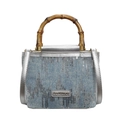 Sac seau en denim bleu avec paillettes argentées, anse en bambou et plaque logo - Argenté