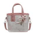 Roze en witte bucketbag met vlinderprint, parelmoeren strik en afneembare riem - Met Hanger / Roze