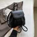 Chique zwarte mini-rugzak met lychee-structuur, trekkoordsluiting en zilveren details - Zwart