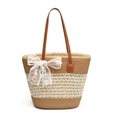 Borsa estiva in paglia con strisce marroni e decorazione con fiocco in pizzo bianco - Cachi Traforato