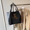 Sac cabas en cuir verni noir et denim bleu clair avec détails de fermetures éclair - Noir