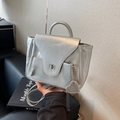 Mini sac argenté avec bandoulière chaîne et breloque cœur en finition métal - Argent