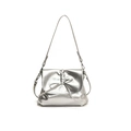 Borsa a secchiello metallizzata argento con pieghe, fiocco sottile e tracolla lunga - Argento
