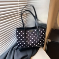 Bolso tote negro con lunares blancos y correas de hombro duraderas en cuero sintético - Negro