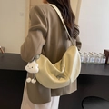 Sac bandoulière demi-lune jaune crème avec nœud argenté et charme nuage peluche - Blanc Cassé