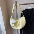 Sac hobo jaune pâle en cuir à motif litchi avec nœud métallique argenté et bijou nuage - Jaune