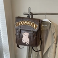 Mochila vintage de cuero PU marrón oscuro con parche 'HOLIDAY' y bordado de un oso mini - Marrón