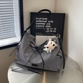 Borsa tote in tela a righe con fiocco nero e portachiavi a mucca in stile minimal - Nero a Strisce