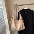 Borsa tote beige grande capacità con toppe a cuore colorate e catena argento - Khaki Senza Pendente