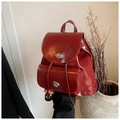 Mochila de cuero burdeos brillante con cierre de plata y cordón ajustable para mujer - Rojo
