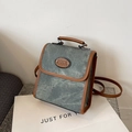Retro-Handtasche aus grauem Denim und braunem Leder mit schmalem Gurt - Blau