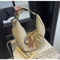 Bolso bandolera de nailon beige de gran capacidad con correa ajustable y tiras de cuero - Blanco Roto