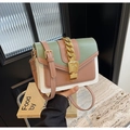 Bolso bandolera tricolor con cadena dorada y paneles verde, rosa y blanco - Verde y Marrón