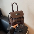 Dunkelbrauner Mini-Rucksack aus Wildlederimitat mit Dackel-Stickerei und Kordelzug - Kaffeebraun