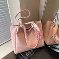 Rosa geprägte Shopper-Tasche mit gewebten Griffen und dekorativem Kirsch-Halstuch - Rosa