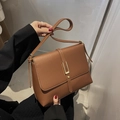 Sac bandoulière rétro en cuir marron avec design minimaliste et serrure dorée en métal - Marron