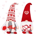 Valentinstag Gnom Plüschfiguren mit Herzmuster und Rose auf weißem Hintergrund - Männer und Frauen Set Stil
