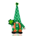 Grüner St. Patrick's Day Gnom Plüsch mit orangen Zöpfen und Kleeblatt-Dekoration - Spitzer Hut